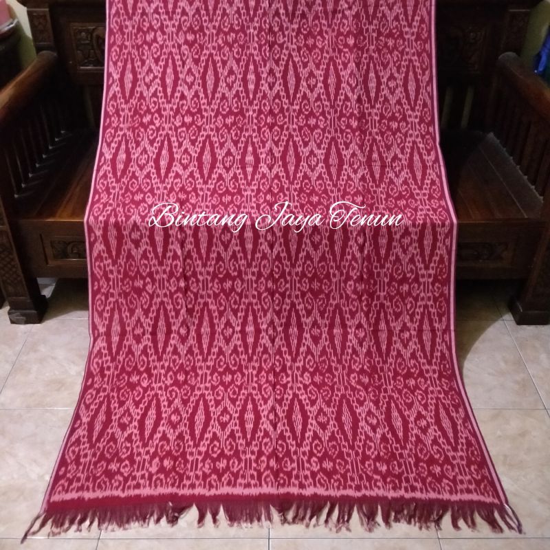 Kain Tenun Blanket Etnik Tenun Troso Jepara Motif Kalimantan Warna Merah