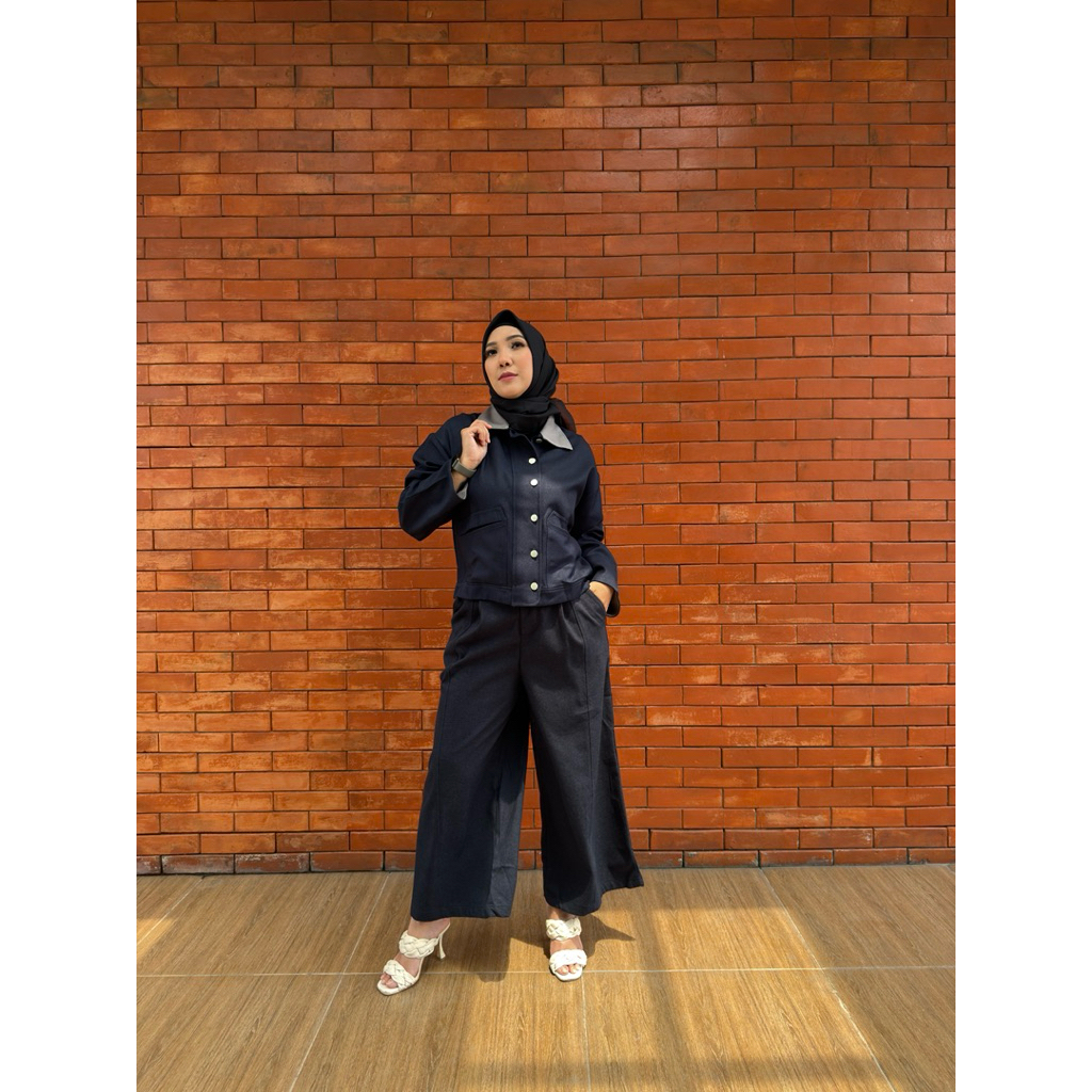 Chic Velvet Jacket