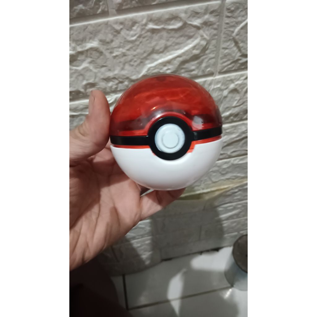 Pokemon ball preloved
