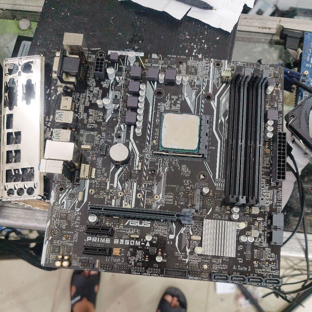 mainboard asus prime b350m ddr4 + procsesor AMD ryzen 3 2200g