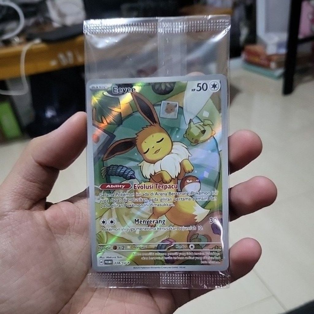 Eevee 228/ SV-P Promo Card