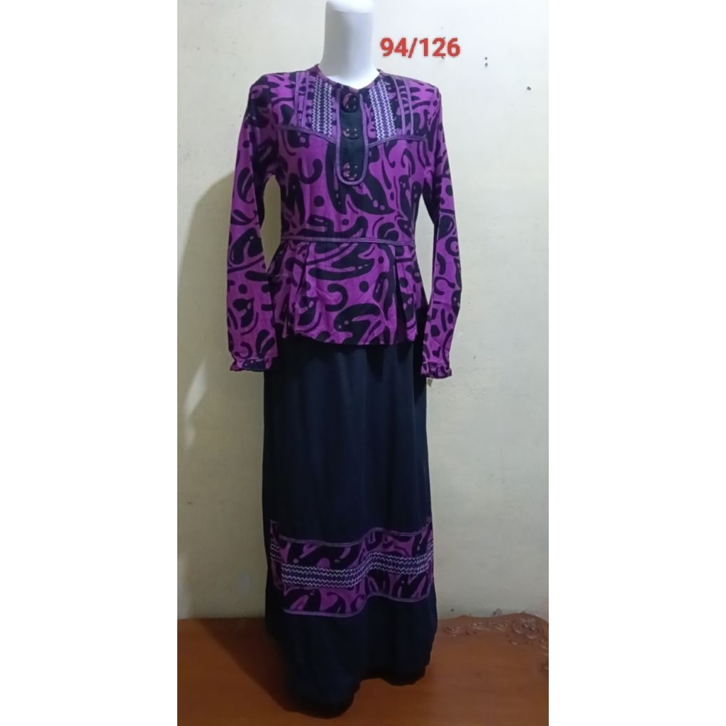 Gamis Wanita Warna Hitam dan ungu