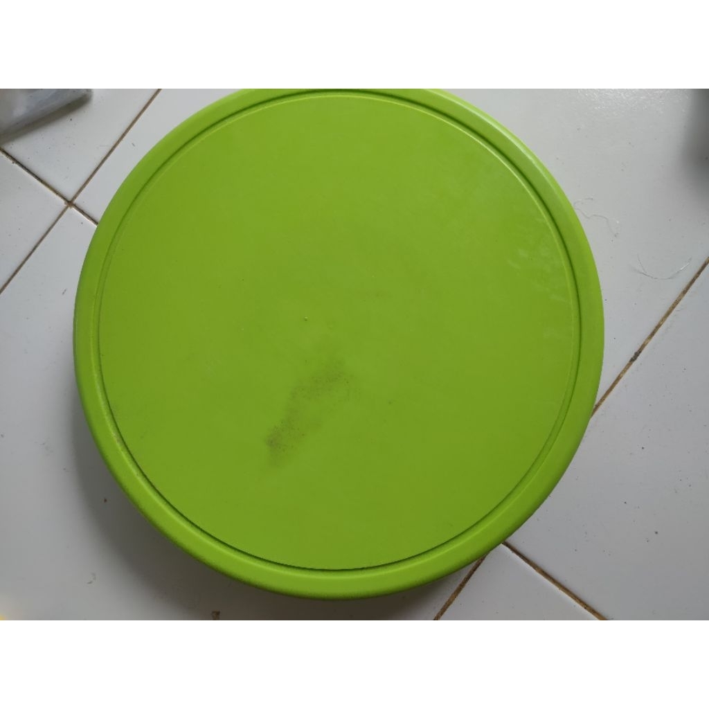 Meja putar hias kue tart