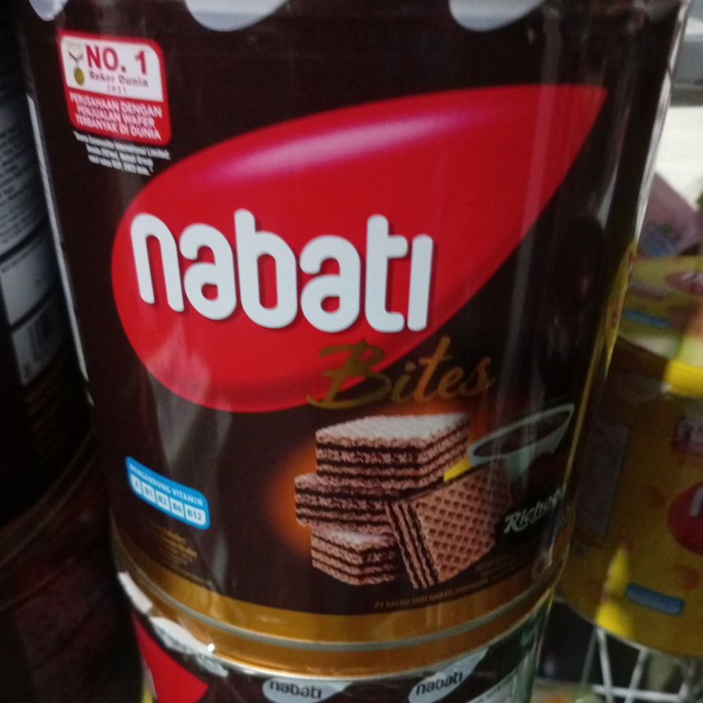 nabati coklat roti kaleng