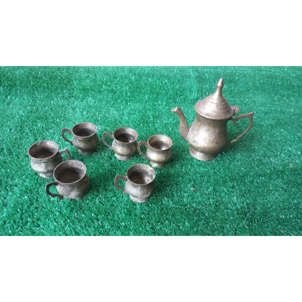 Teko Cangkir Kuningan Antik