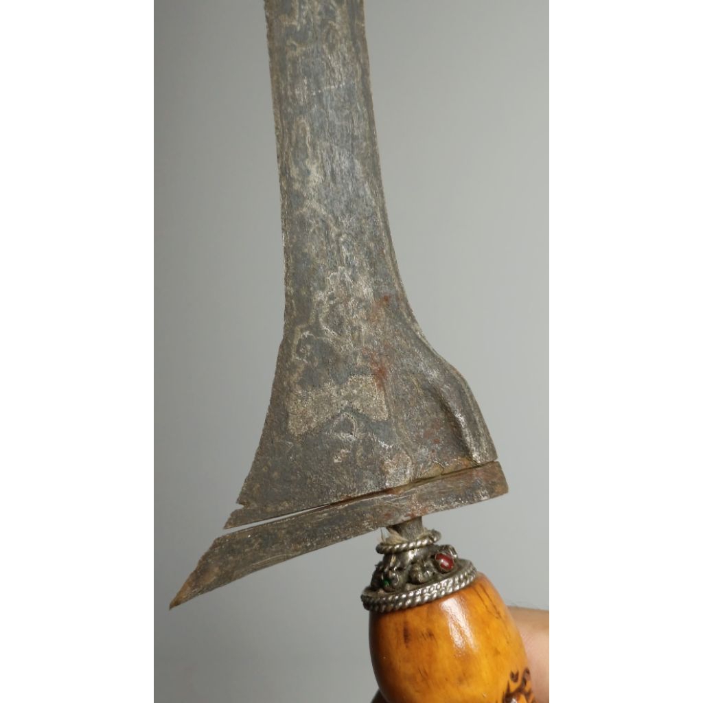 Keris brojol sepuh peninggalan