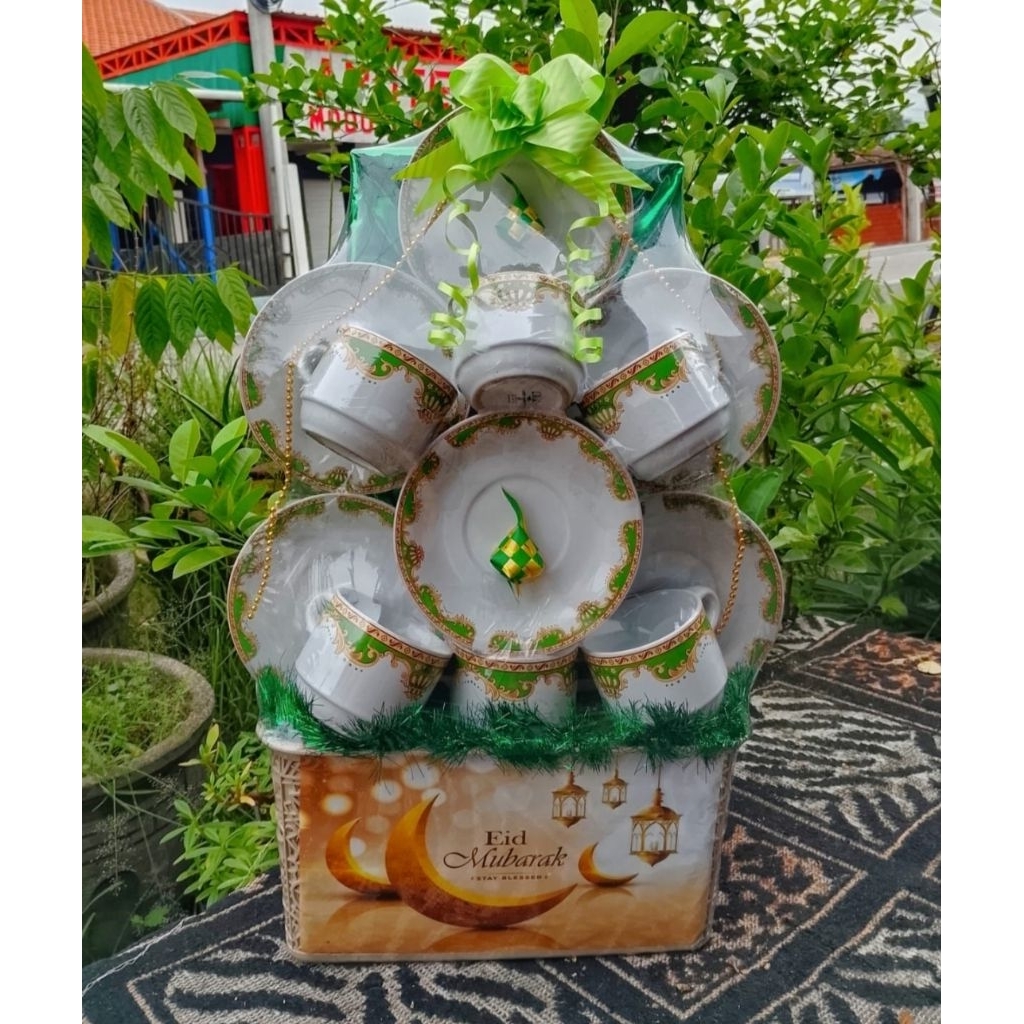 parcel lebaran /parcel keramik surabaya
