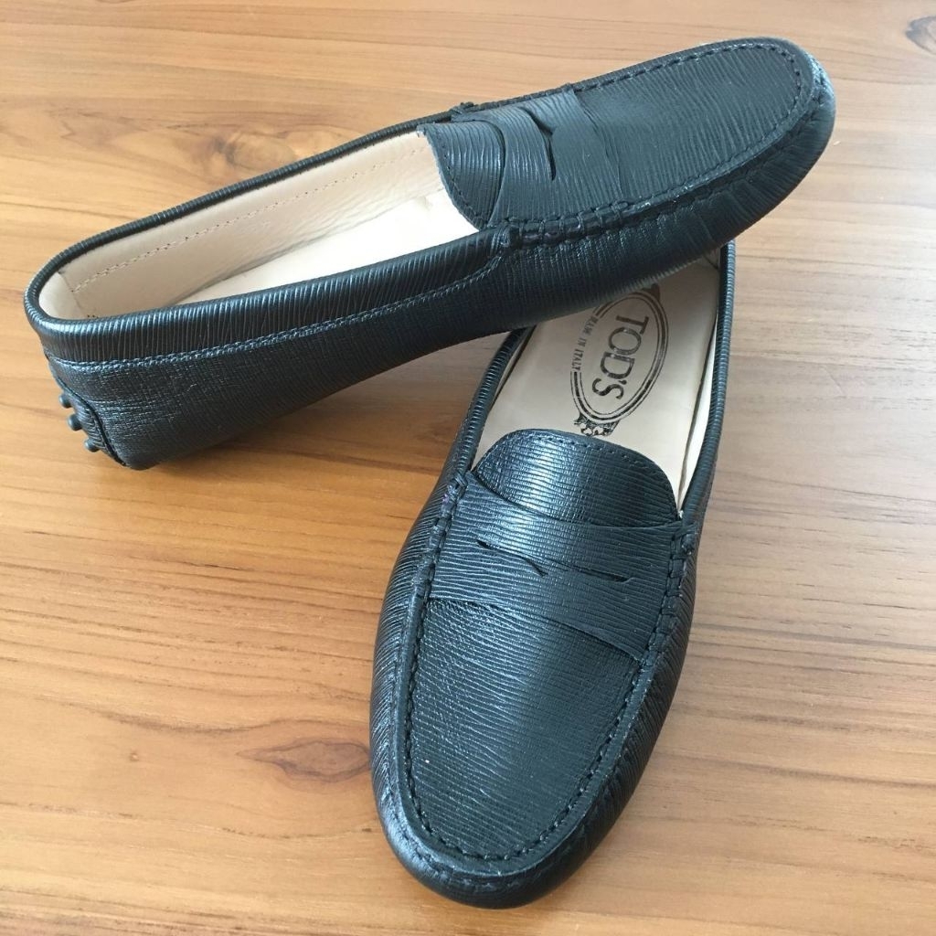 PRELOVED like NEW - Sepatu TOD’S Women Gommino Driving Shoes Penny Bar Textured Leather Black