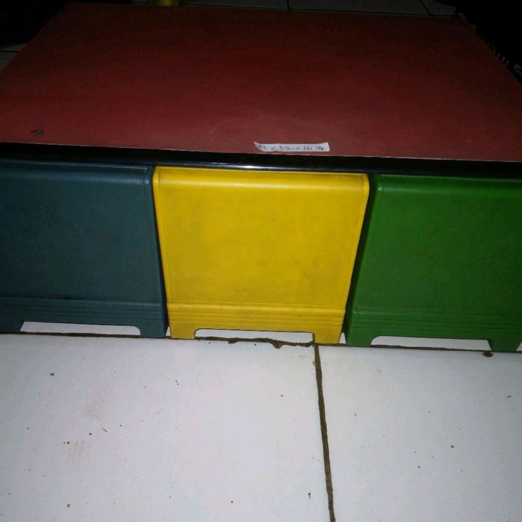 Rak kaset cd multicolor kapasitas 66 pcs