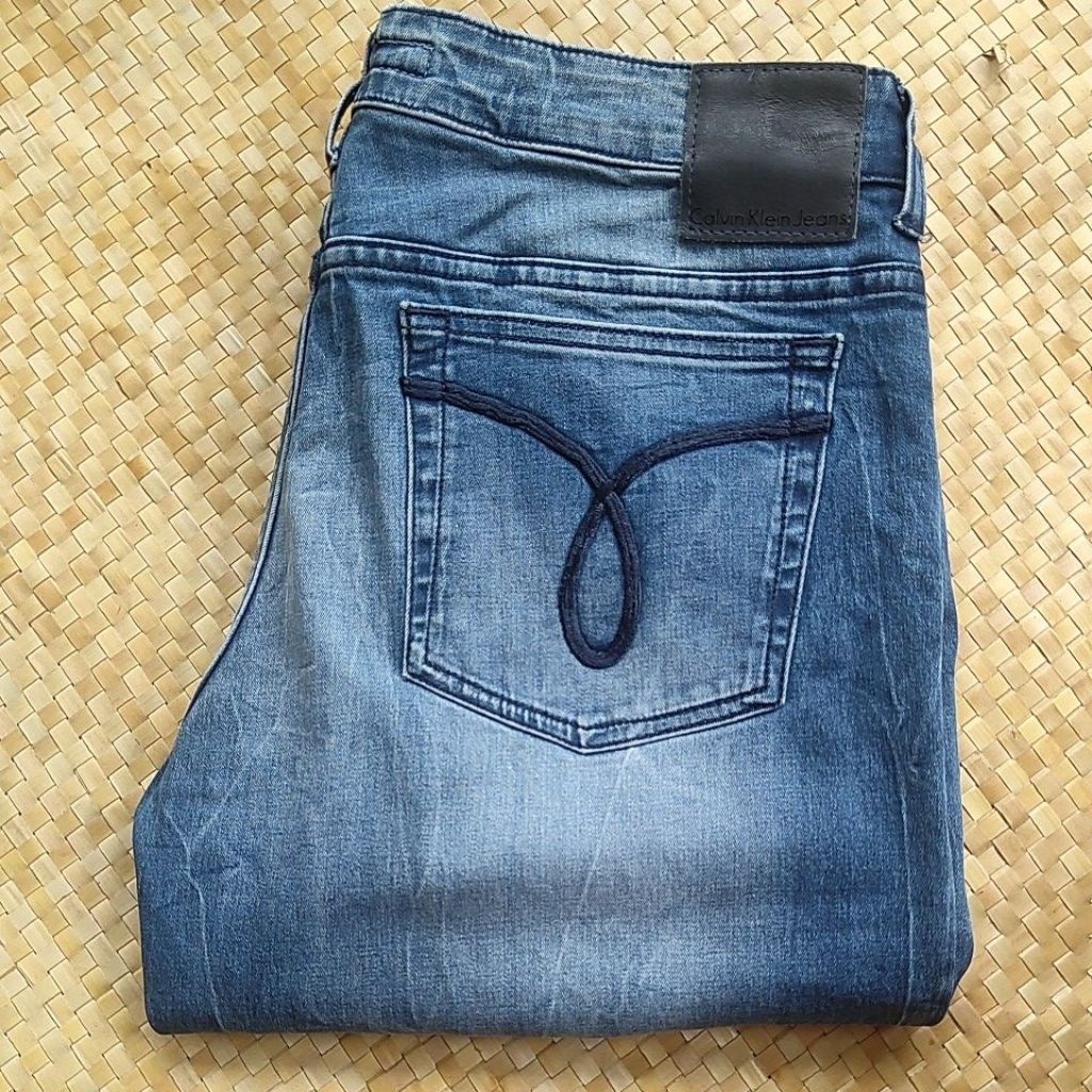 Celana Jeans pria Calvin Klein celana jeans cowok size 34