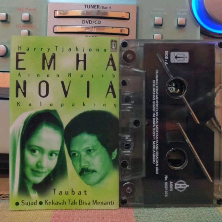 Kaset pita Emha Ainun Najib & Novia taubat