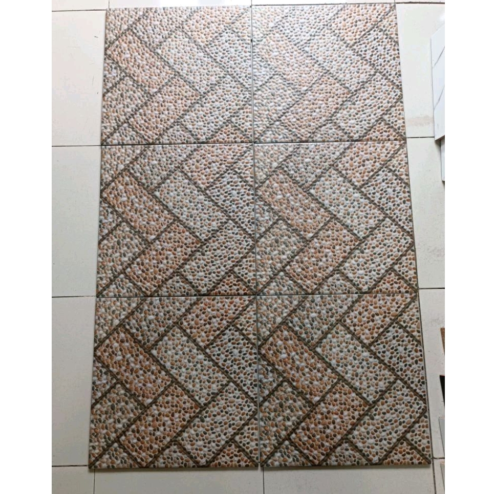 KERAMIK GARASI KASAR 40X40 BATU KORAL COKLAT
