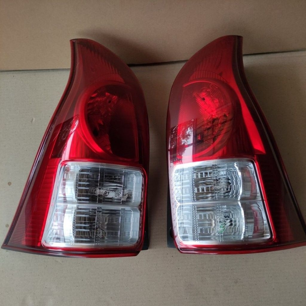 stoplamp toyota avanza/xenia 2012/15 ORIGINAL