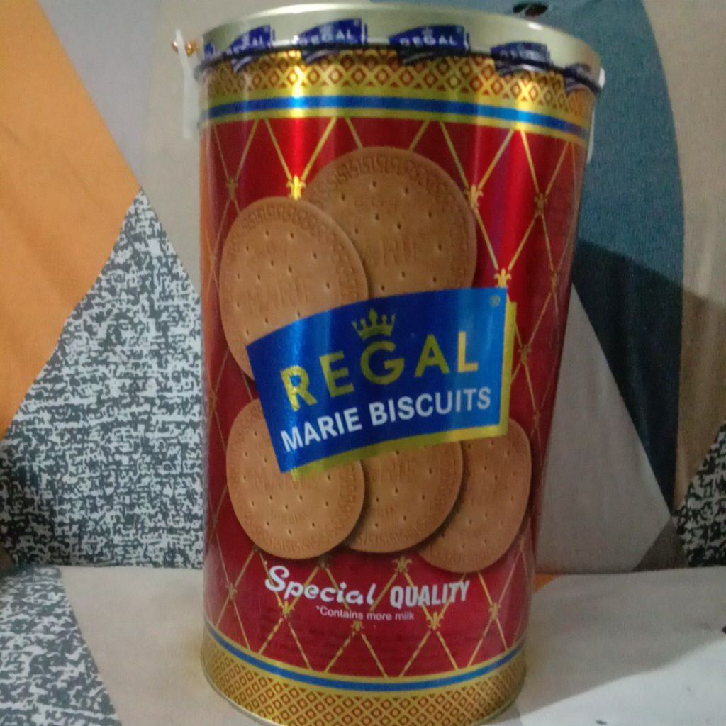 Biskuit Marie Regal kaleng 1 kg