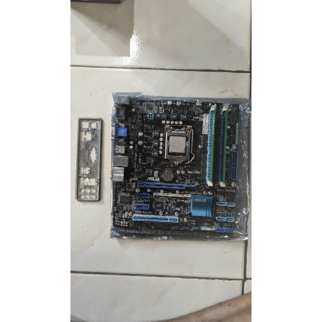 1 set mobo p8h61m, cpu xeon 1220 v2, ram 8gb, ssd 256gb, psu