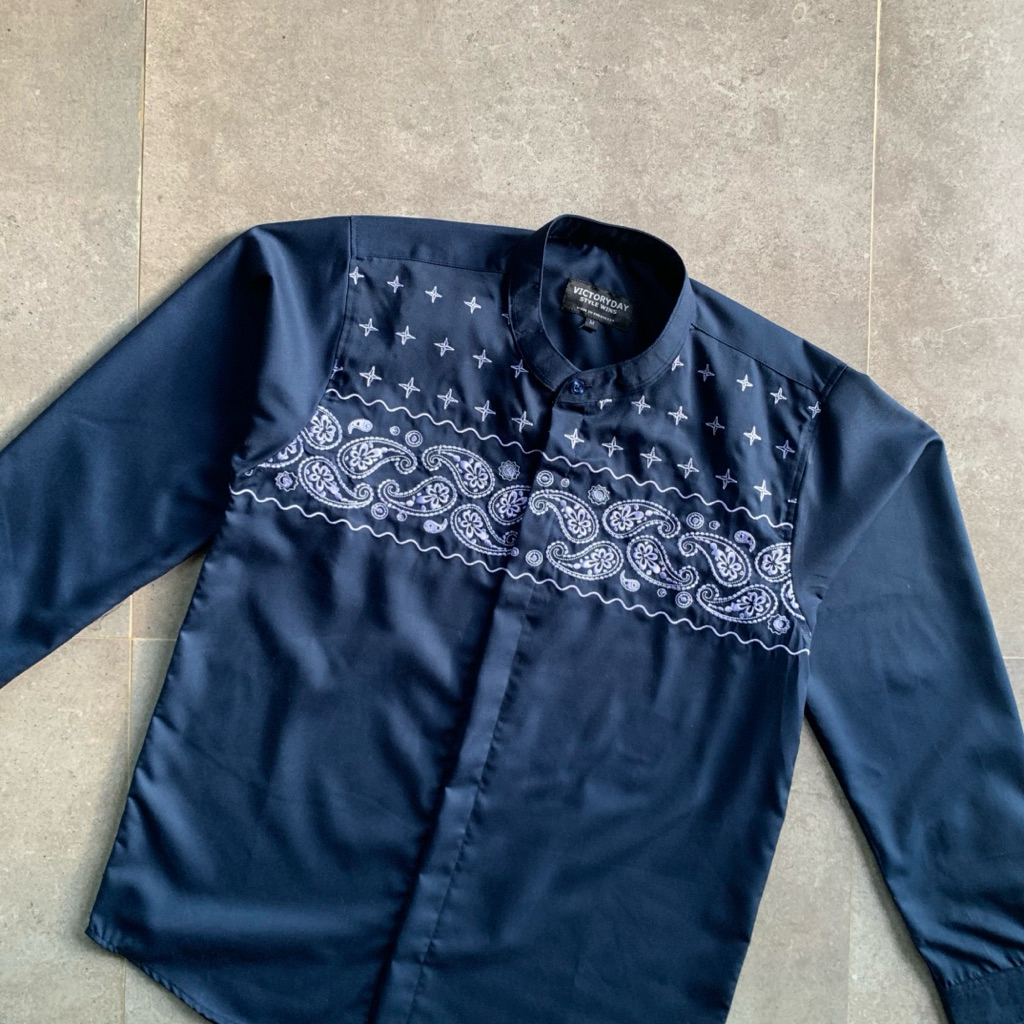 Kemeja Koko Paisley Lengan Panjang Victoryday
