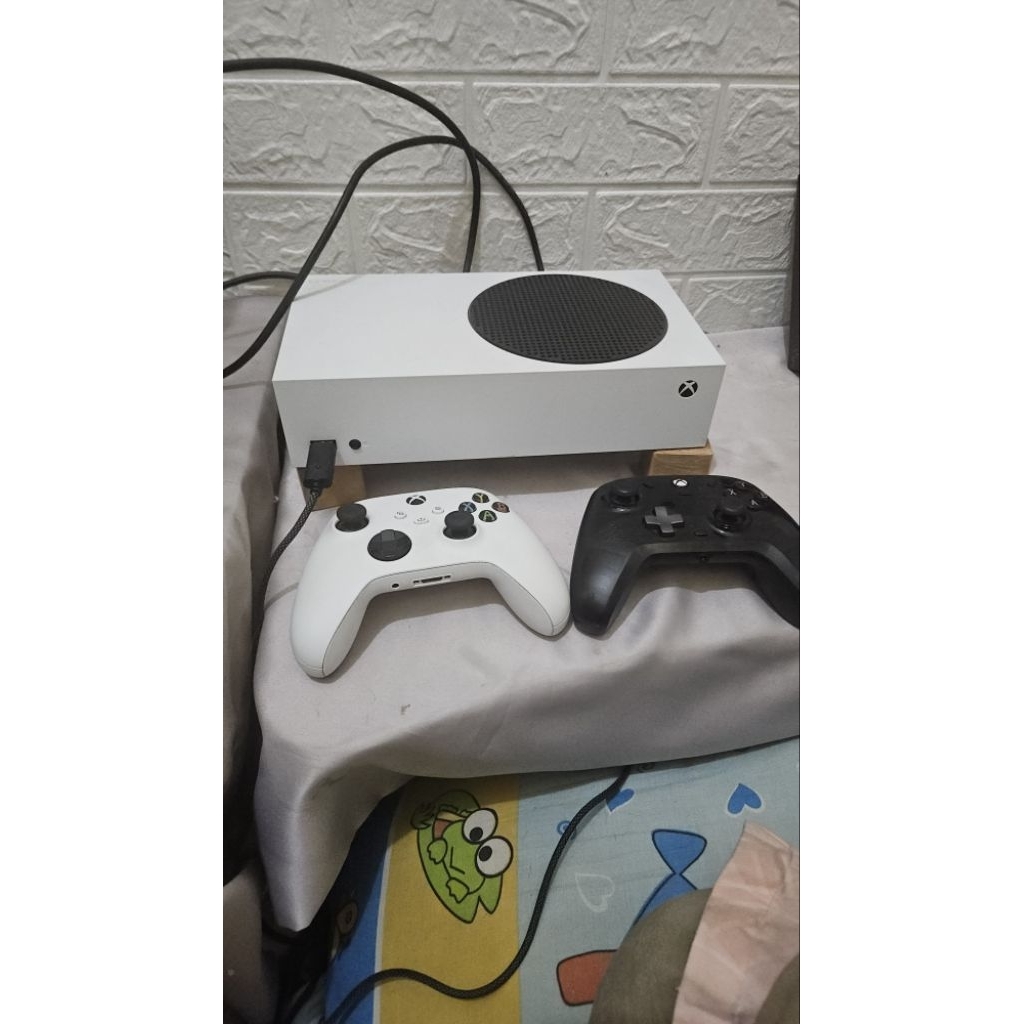 xbox series s bekas + ssd 1 tb