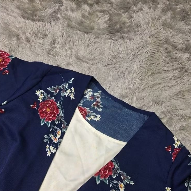 Blouse Outer Satin Motif Bunga Navy (PRELOVED) defect - baju outer big size jumbo satin flower kimon