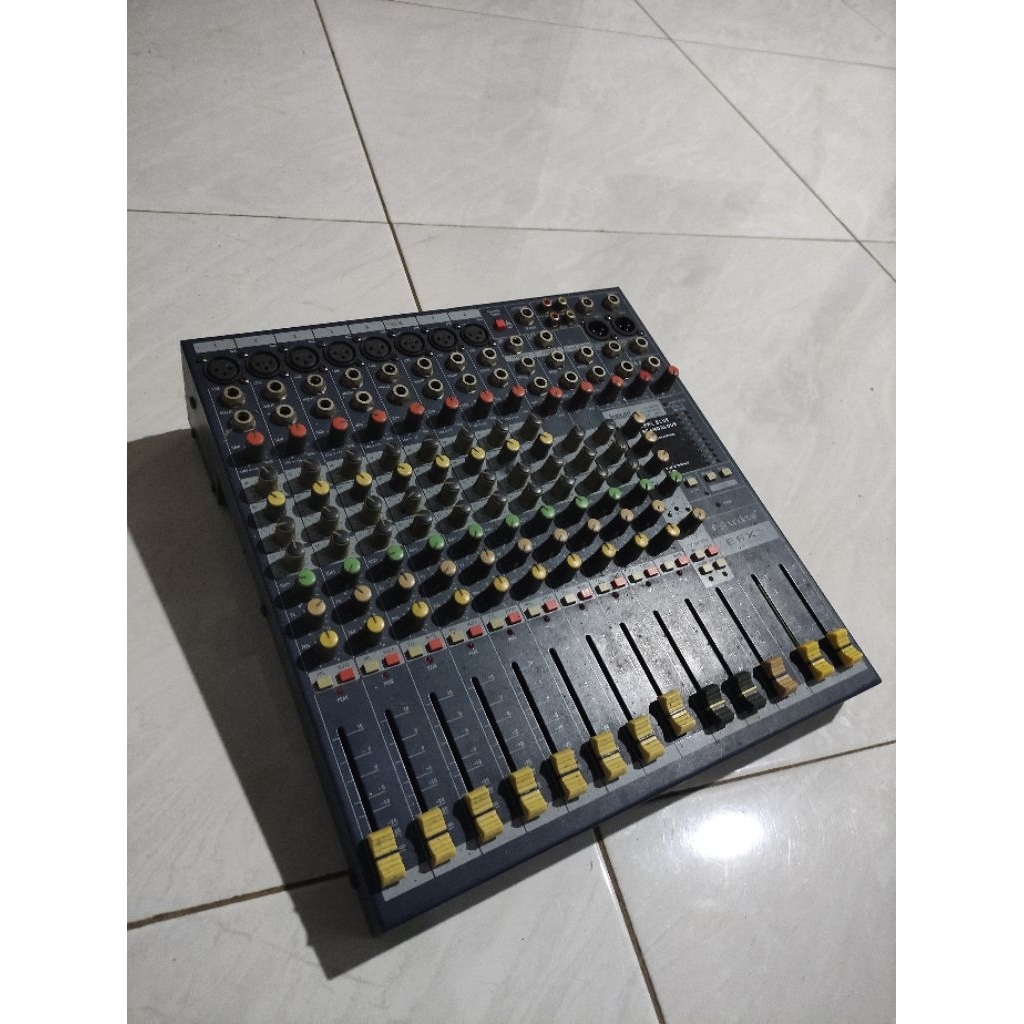SOUNDCRAFT EFX 8