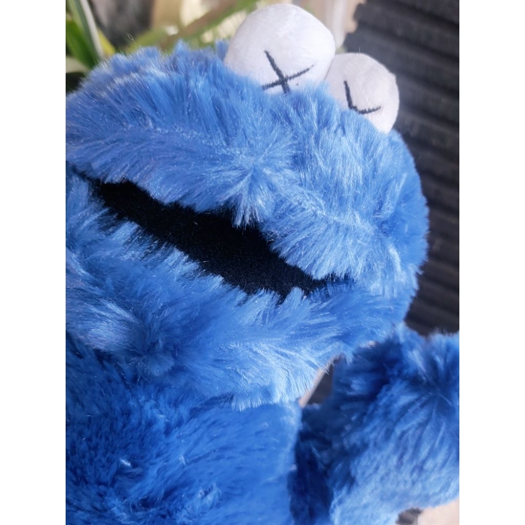 Boneka Cookie Monster Elmo Uniqlo Kaws