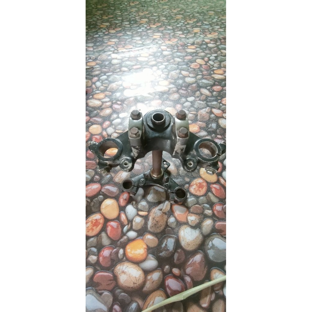 T segitiga atas bawah gl 100 ori