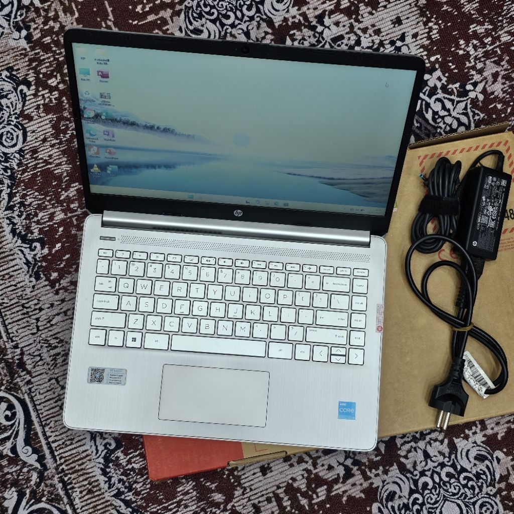 Laptop HP 14s Seri baru Intel Core i3-Gen 11 RAM 4GB SSD 512GB Windows 11 Keyboard backlight Masih m