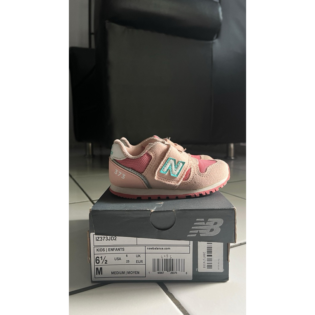 preloved NB 373 - New Balance sneakers for Infant Kids- sepatu bayi anak - 100 % ORI authentic