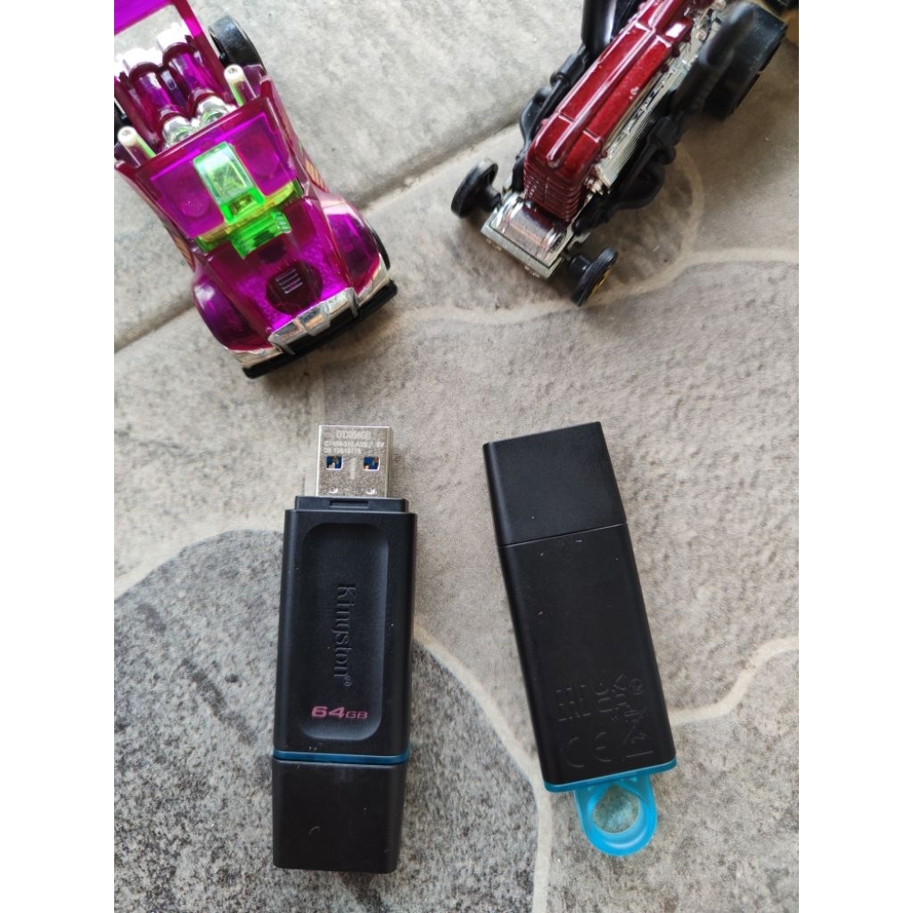 Flashdisk Kingston 64gb DTX