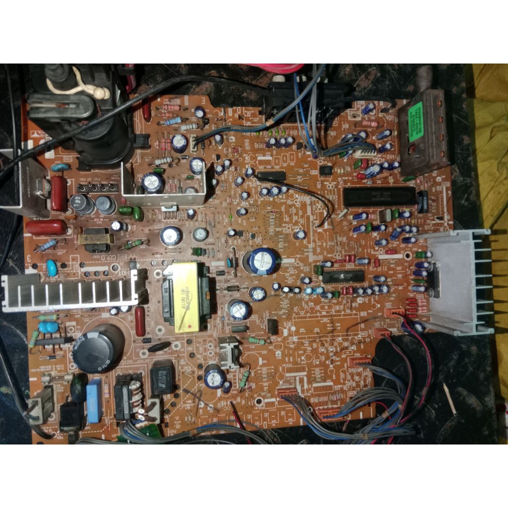 MESIN TV TABUNG LG 21 IN SLIM COPOTAN BELUM UJI TEST/GEMBLING