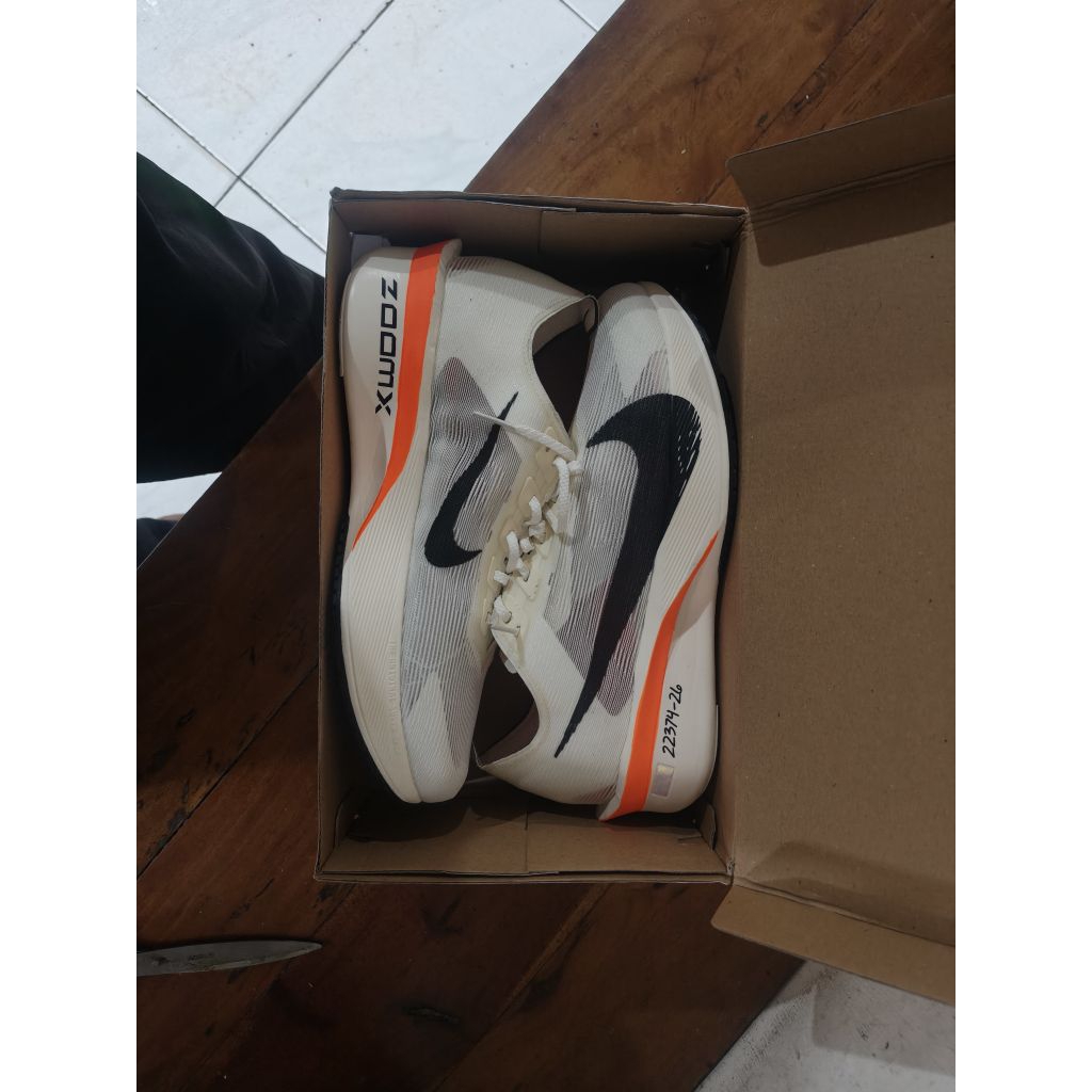 Sepatu Running Nike Vaporfly 4 proto uk43
