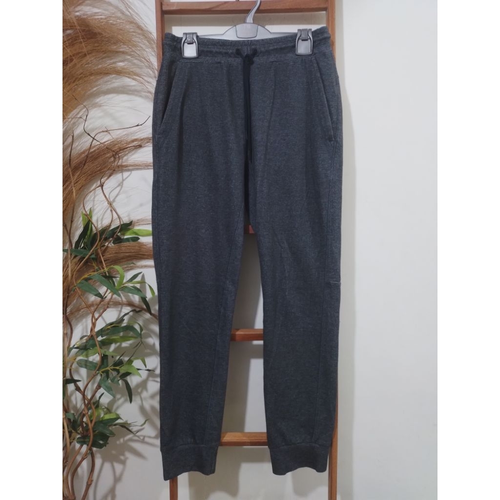 Celana jogger GU