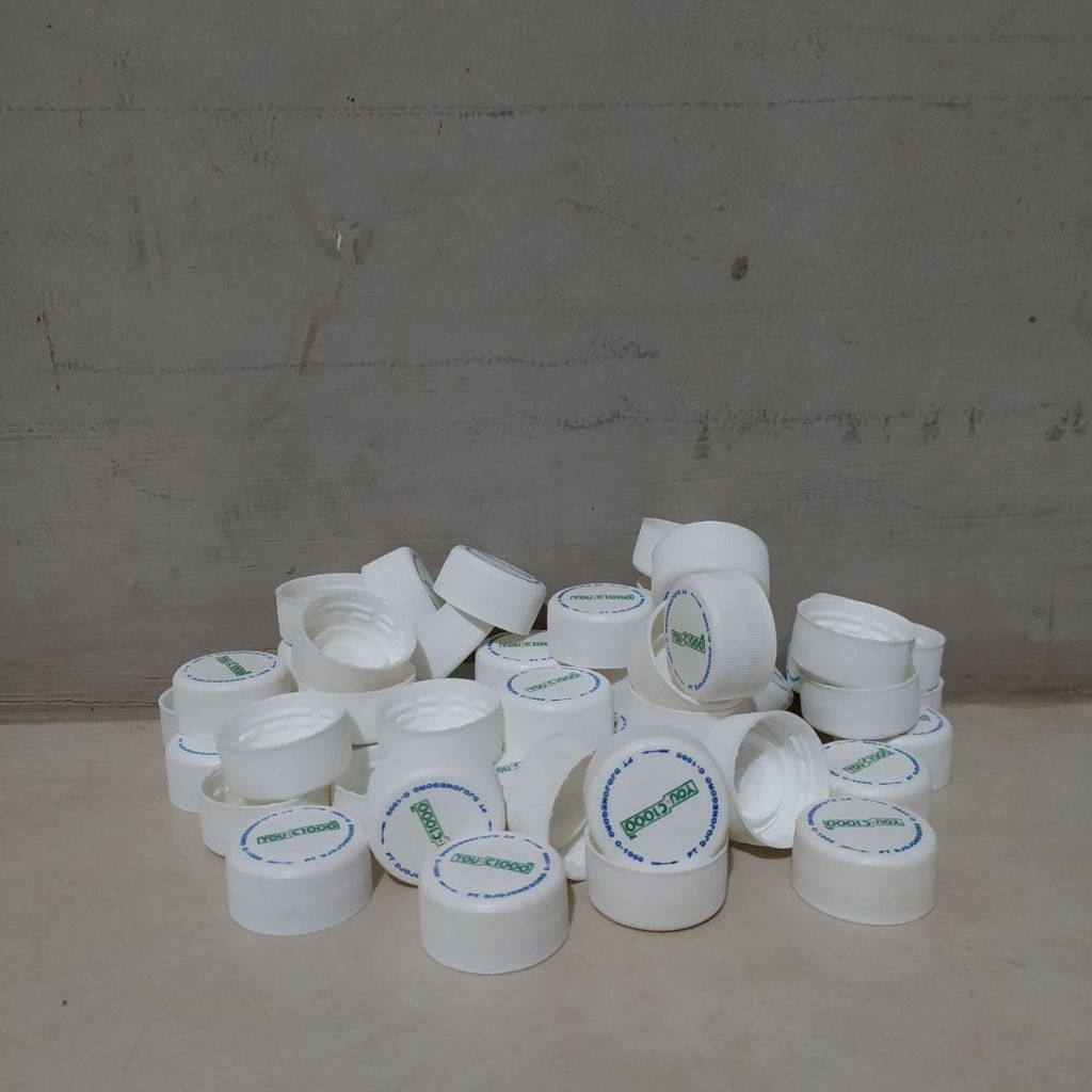 50pcs Tutup Botol Plastik You C1000 Warna Putih Bekas Bersih