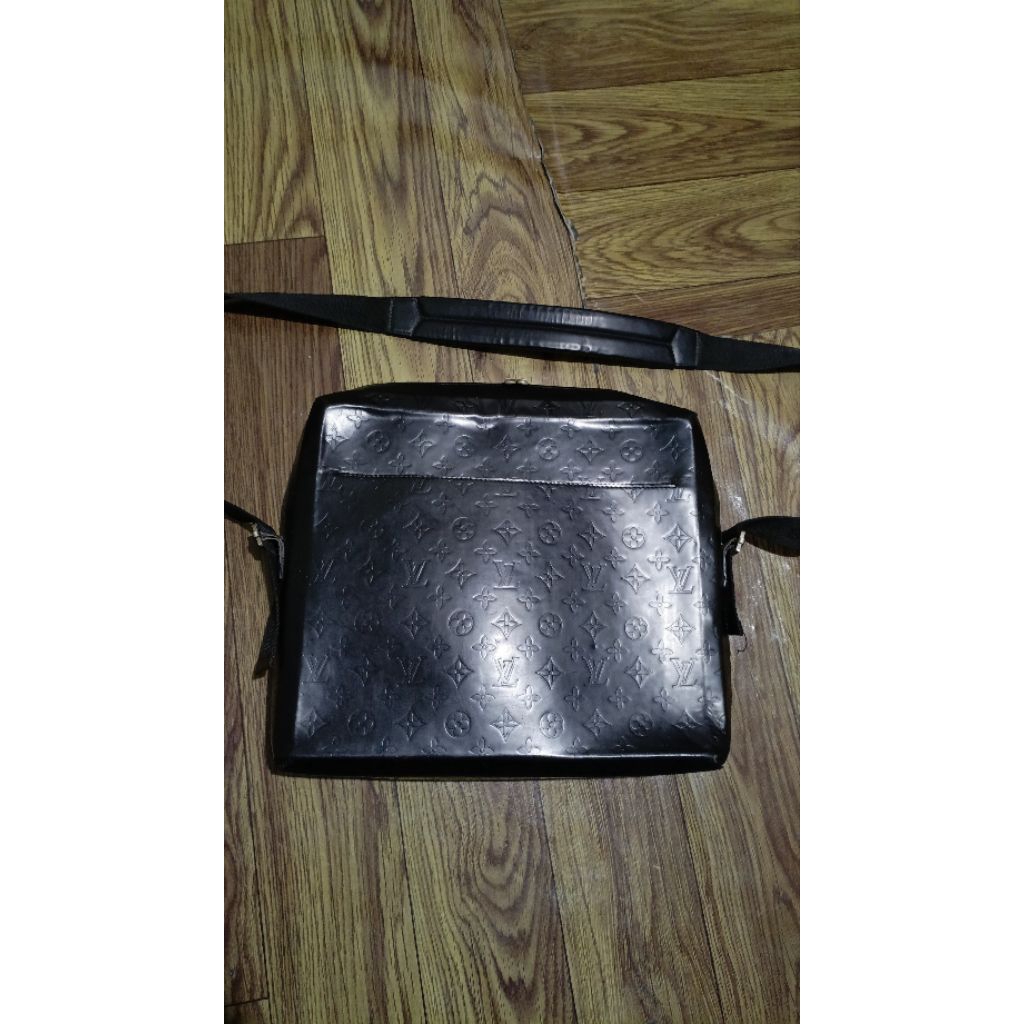 Slingbag LV vintage laptop