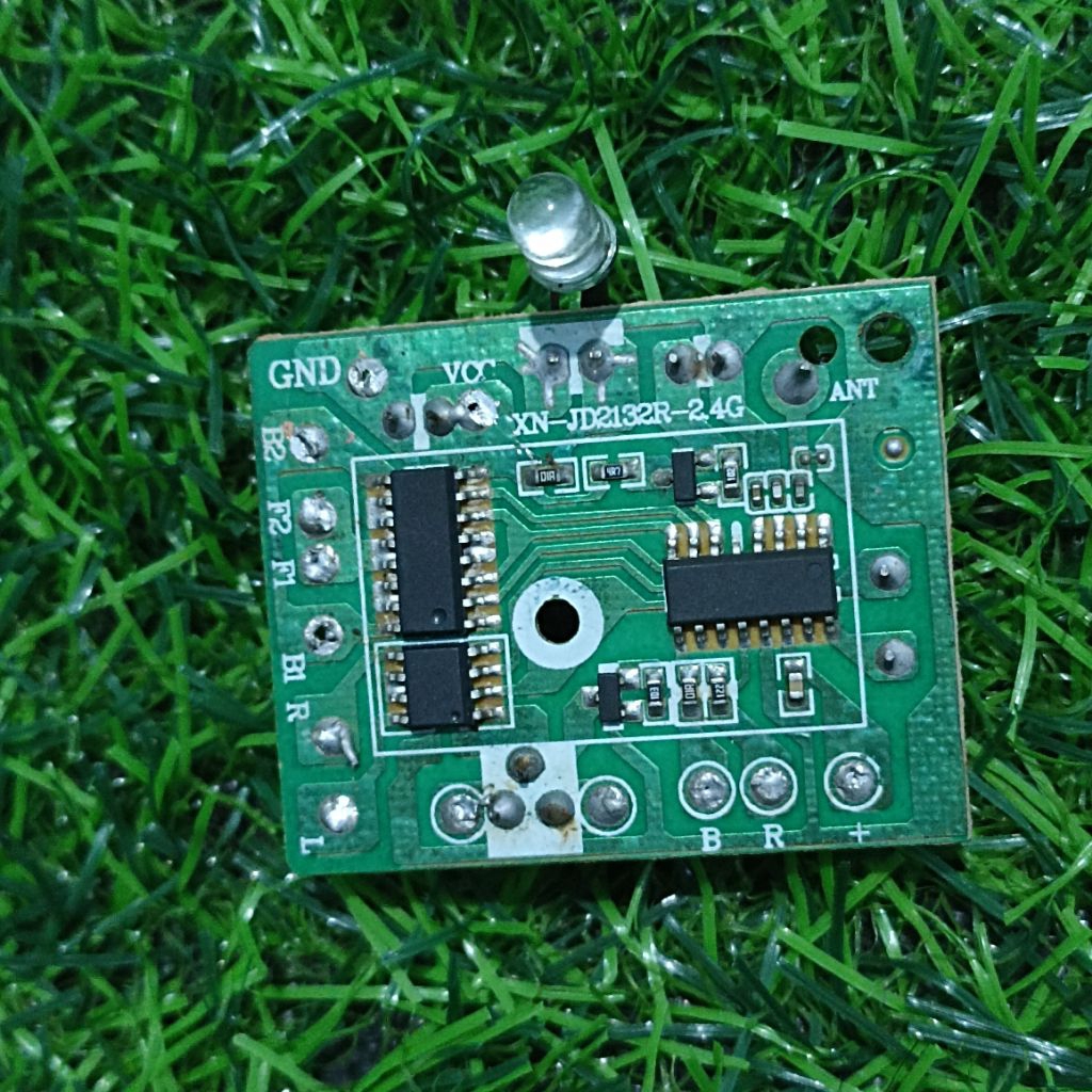 Modul RC Rock Crawler 4wd Spray PCB 2.4Ghz Remote Control Reciever XN-JD2132R-2.4G