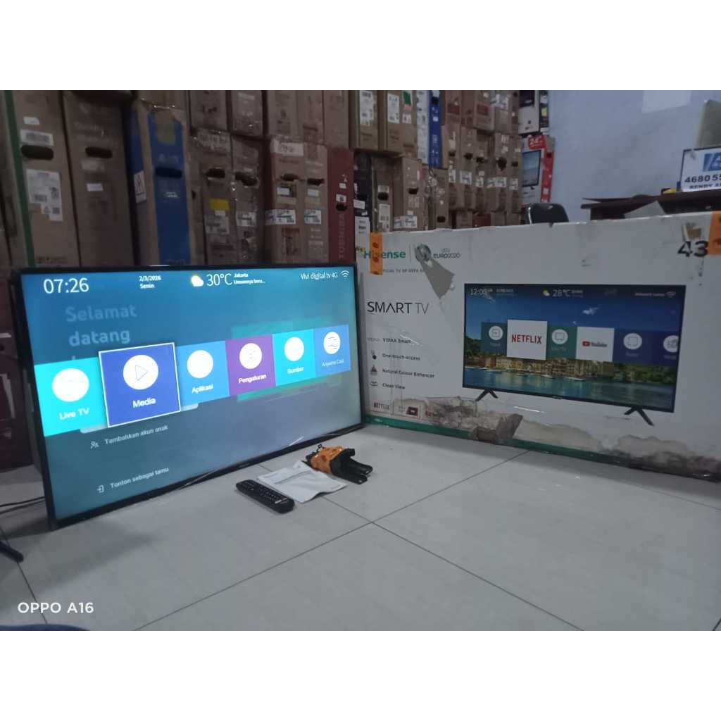 TV LED HISENS 43 IN FHD SMART TV YOUTUBE DIGITAL TV KONDISI BEKAS PEMAKAIAN 6177F