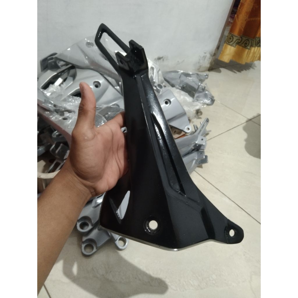 FOOTSTEP POSTEP PIJAKAN KAKI BELAKANG KIRI SUPRA X 125 OLD/LAMA