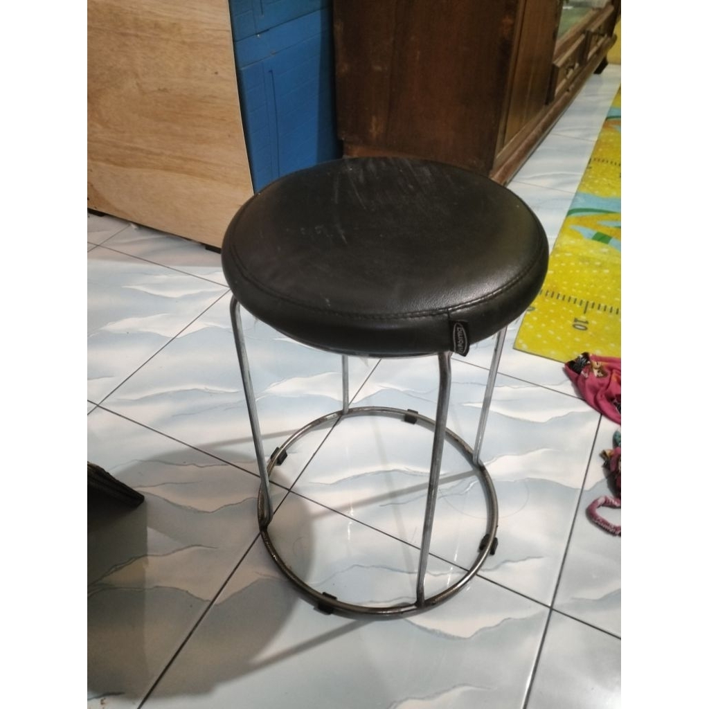 kursi bakso/bangku cafe SECOND 99% masih kuat,kokoh,dan tahan lama.