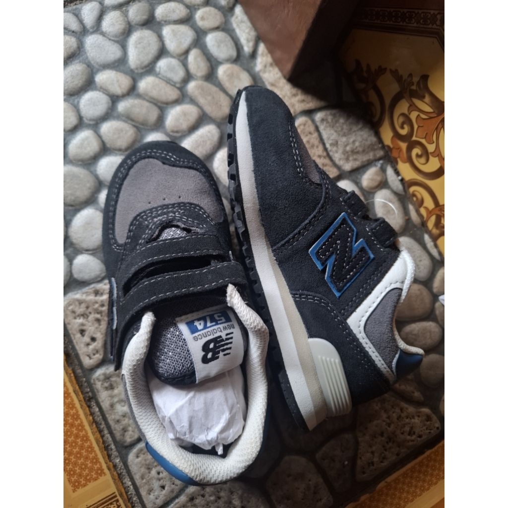 New Balance 574 Kids original.