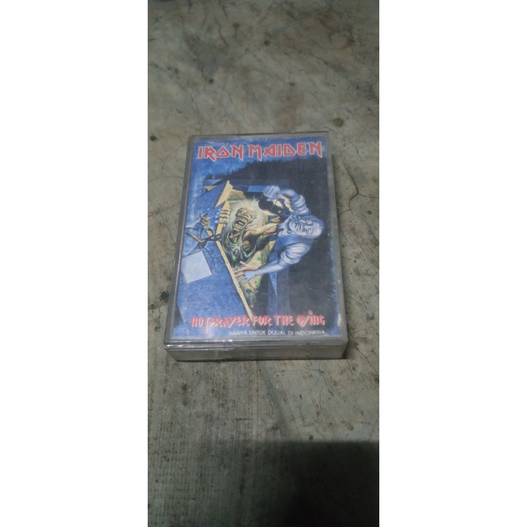 kaset pita Iron Maiden album no player for dying