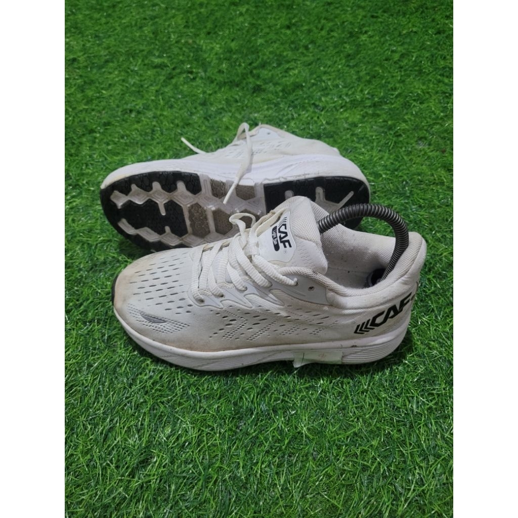 sepatu sneakers lecaf size 36,5
