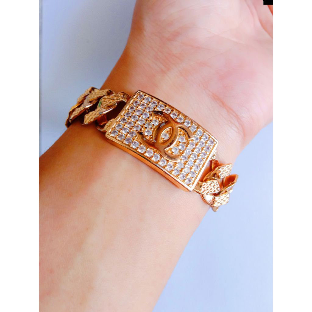 Gelang Tangan Chanel Gold Wanita