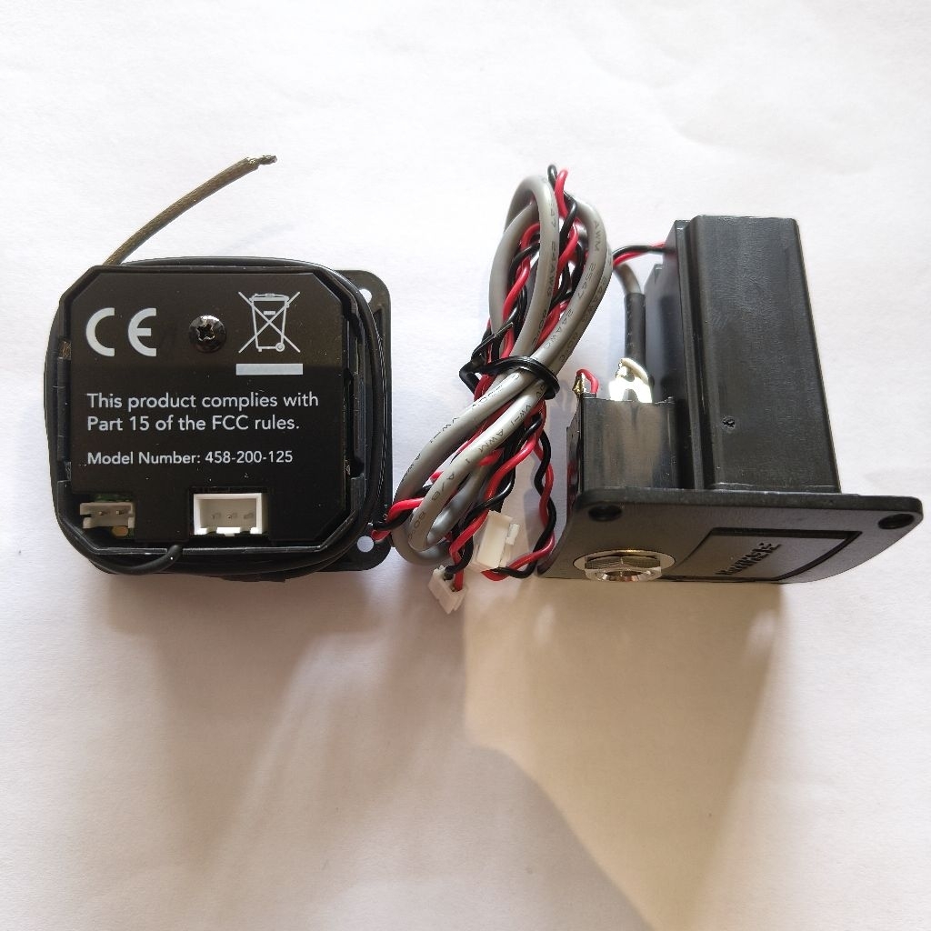 Preamp atau Equaliser Gitar Bass Akustik Fishman Presys mini