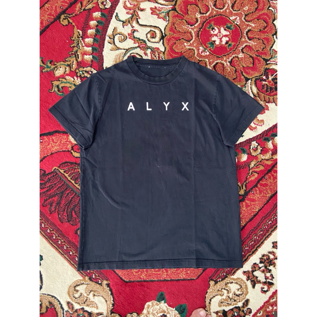 Kaos Alyx Second Original Preloved