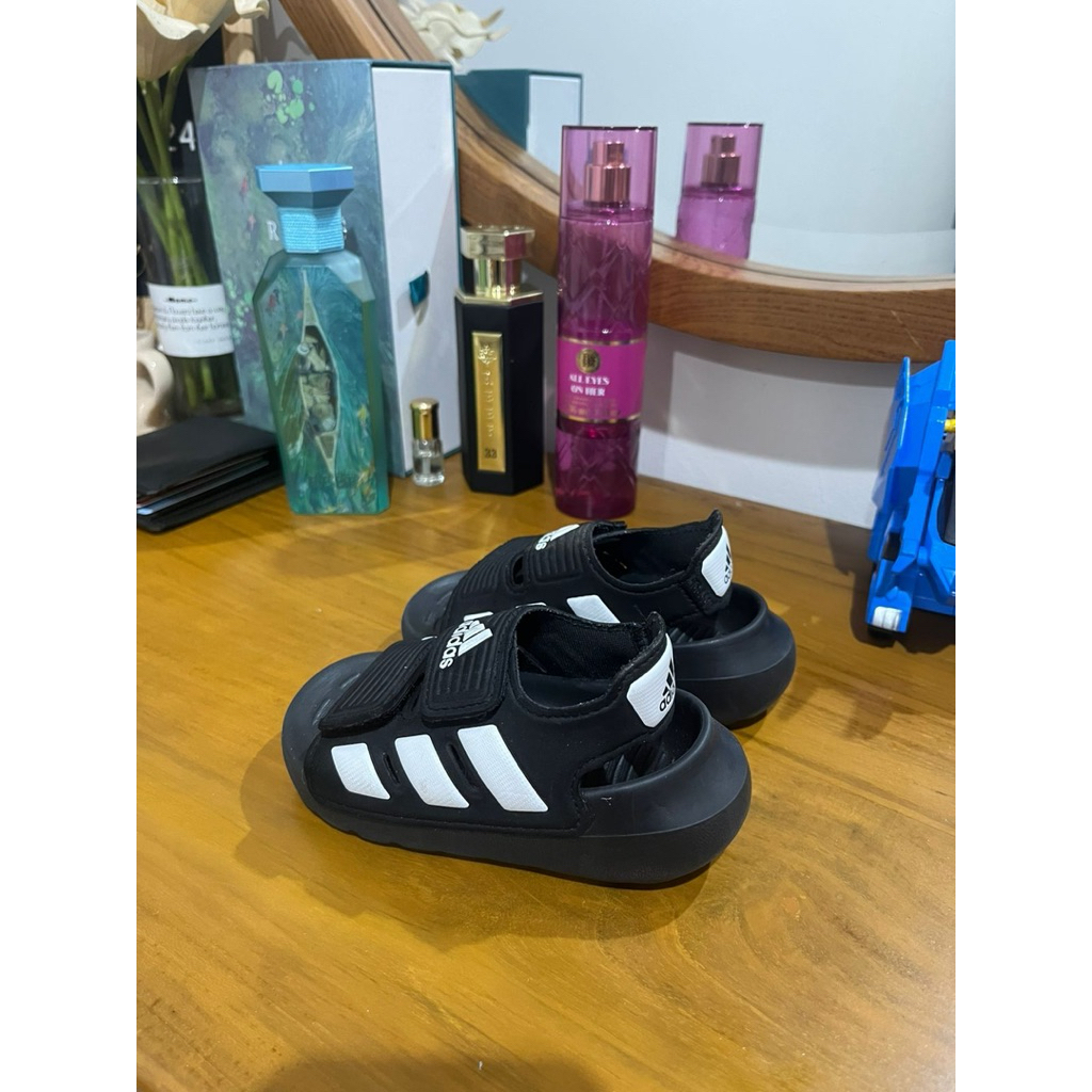 Preloved Adidas Altaswim