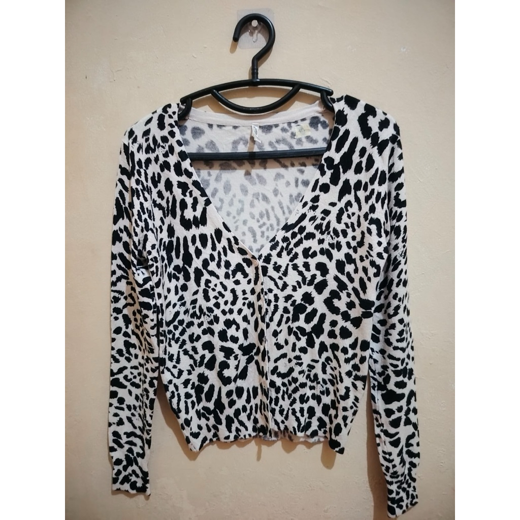 cardiga corak macan