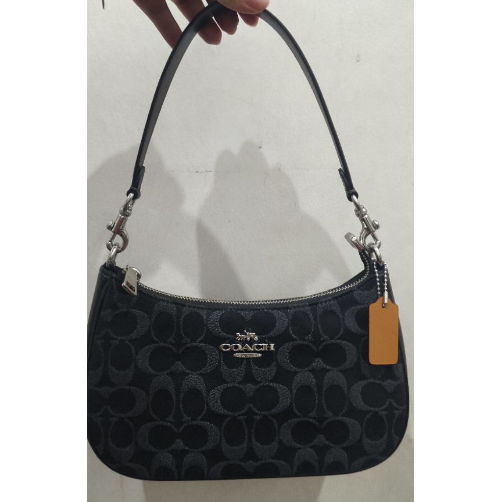 Coach Teri Shoulder Bag in Signature Denim Preloved (Like New)