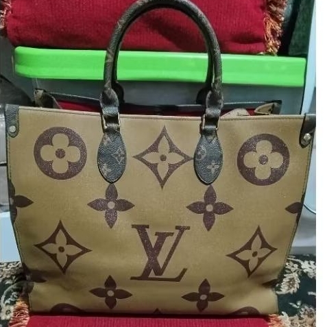 LV OnTheGo Giant Monogram Beige/Brown