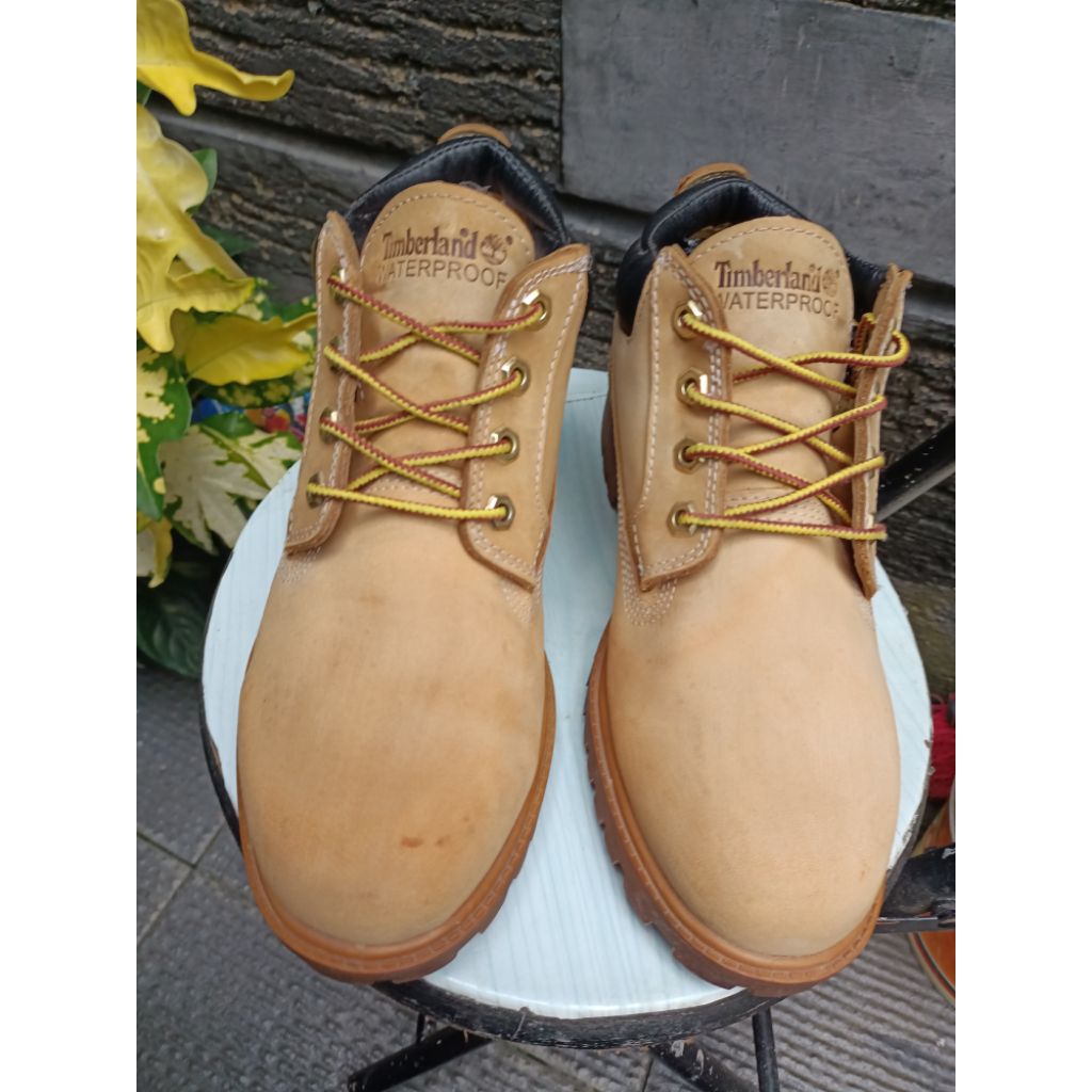 yellow boots icon timber