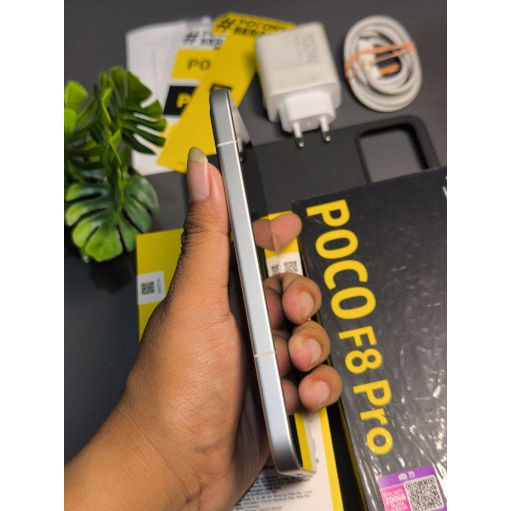 poco f8 pro 5G 12/512 titanium silver second like new
