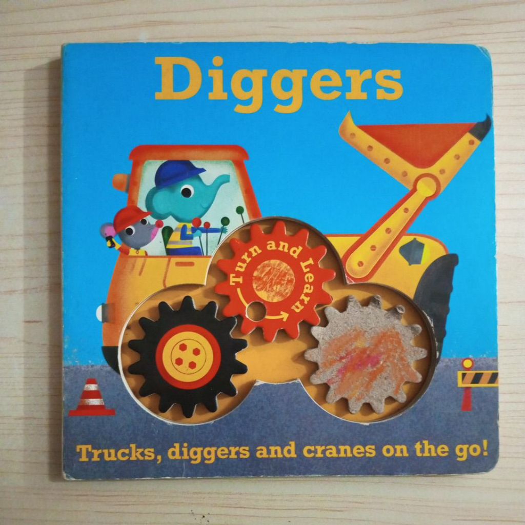 BOARDBOOK DIGGERS TRUCKS DIGGERS AND CRANES ON THE GO
